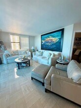 1121 Crandon Blvd in Key Biscayne, FL - Building Photo - Building Photo