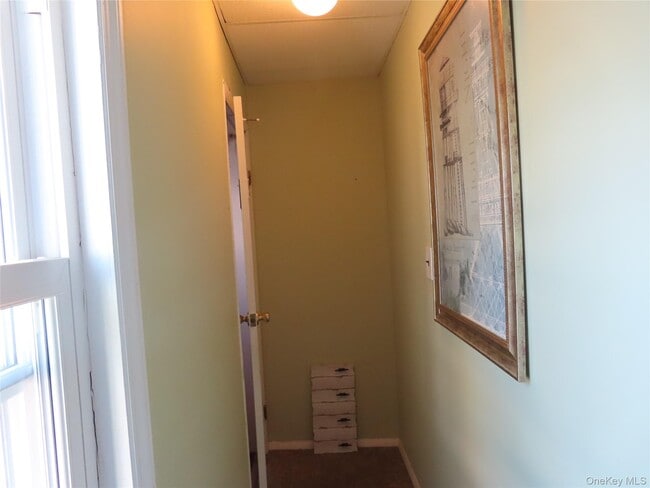 33 Deer Park Ave in Babylon, NY - Building Photo - Building Photo