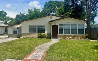 115 Sunrise Ave in Lantana, FL - Building Photo