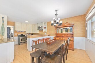 1727 W Balboa Blvd in Newport Beach, CA - Building Photo - Building Photo