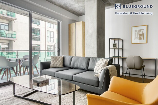 1027 Wilshire Blvd-Unit -FL6-ID542 in Los Angeles, CA - Building Photo - Building Photo