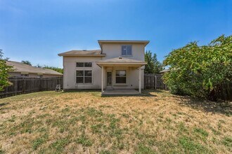 1009 Gentry Dr in Leander, TX - Building Photo - Building Photo