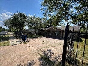 5502 Wellington Dr in Austin, TX - Building Photo - Building Photo