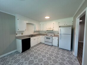 313 E Washington Ave in Bessemer City, NC - Building Photo - Building Photo