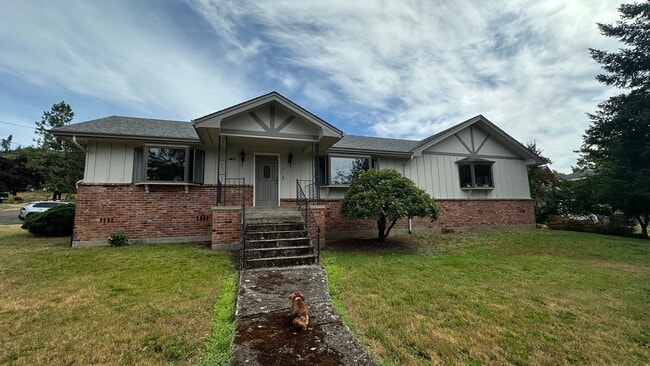234 SE Chestnut St in Oakland, OR - Building Photo - Building Photo