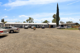 6050 State Rd in Bakersfield, CA - Building Photo - Building Photo