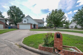 9504 E 99th Pl in Tulsa, OK - Building Photo - Building Photo