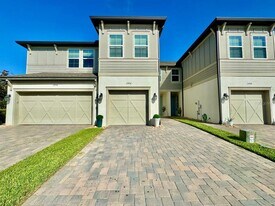 2456 Foggy Creek Cir in Clearwater, FL - Building Photo