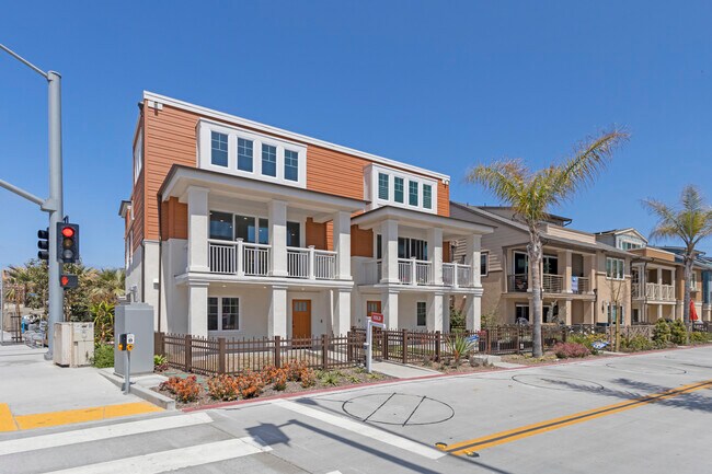 Mission Beach Residences in San Diego, CA - Building Photo - Building Photo