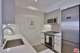 11776 Idaho Ave in Los Angeles, CA - Building Photo - Building Photo