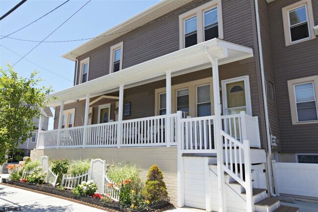 property at 7001 Ventnor Ave