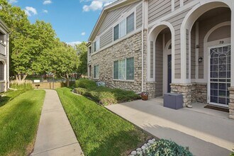 4271 S Blackhawk Cir in Aurora, CO - Foto de edificio - Building Photo
