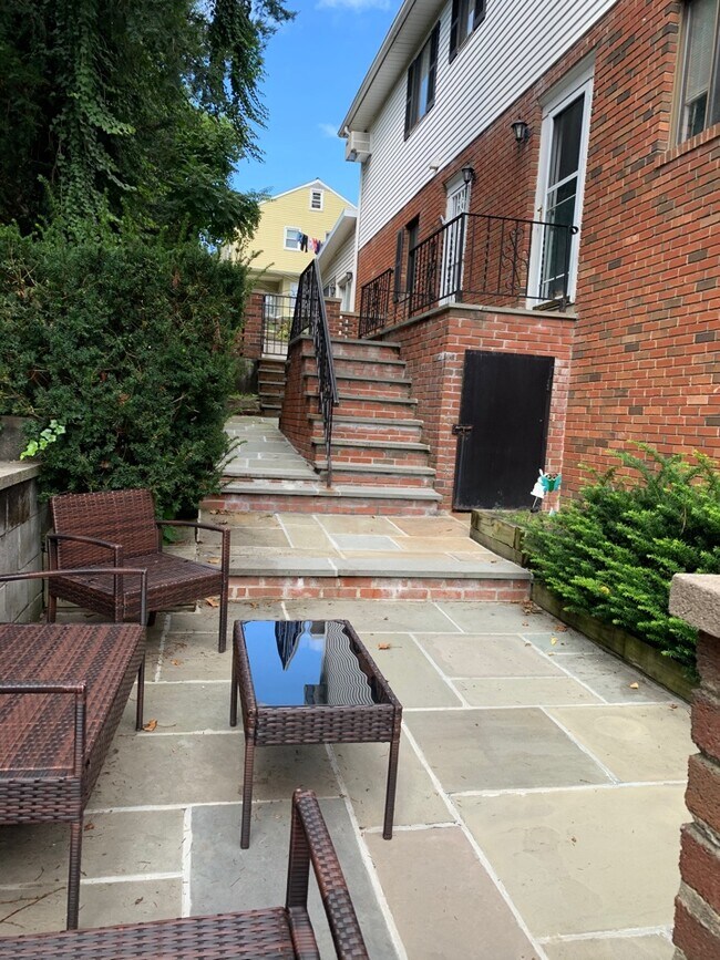 30 Weaver St Apartments and Nearby Greenwich Apartments For Rent