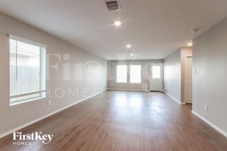 9202 Burnet Flds Dr in Baytown, TX - Building Photo - Building Photo