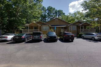 1003 Country Park Dr in Smyrna, GA - Building Photo - Building Photo