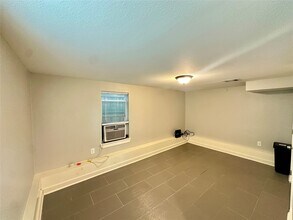 1304 Ave N Ursuline St in Galveston, TX - Building Photo - Building Photo