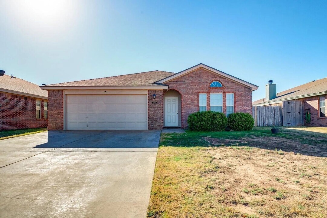 2909 106th St in Lubbock, TX - Building Photo