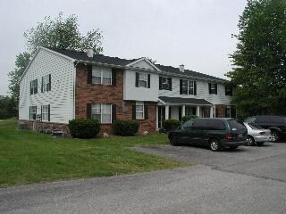Cross Creek Apartments in Temperance, MI - Foto de edificio - Building Photo