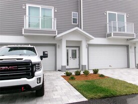 5732 Biscayne Ct in New Port Richey, FL - Building Photo