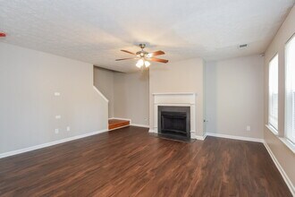 41 Creekmoore Ct in Douglasville, GA - Foto de edificio - Building Photo