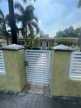 18611 NW 10th Ave in Miami, FL - Building Photo - Building Photo