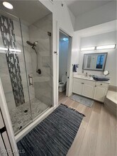 749 Bentwater Cir in Naples, FL - Foto de edificio - Building Photo