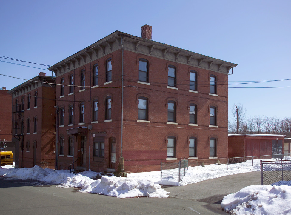 79 Mosher St in Holyoke, MA - Building Photo