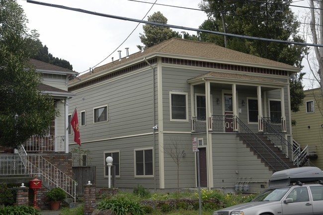 1512 Lincoln Ave in Alameda, CA - Building Photo - Building Photo