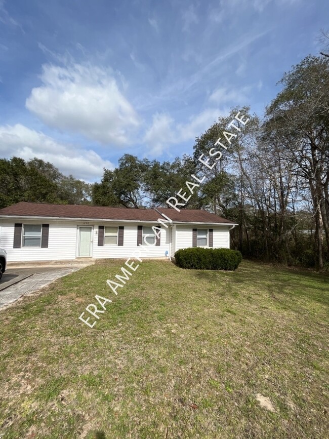 property at 1258 E Chestnut Ave