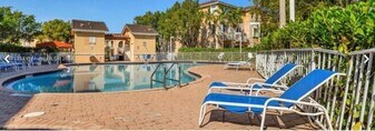 17710 NW 73rd Ave in Hialeah, FL - Building Photo