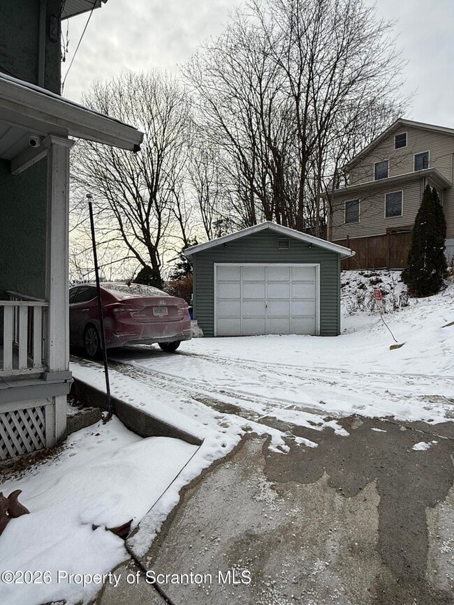 2140-2140 Pond Ave in Scranton, PA - Building Photo - Building Photo