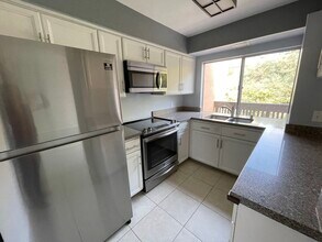 7962 Mission Center Ct, Unit #E in San Diego, CA - Building Photo - Building Photo