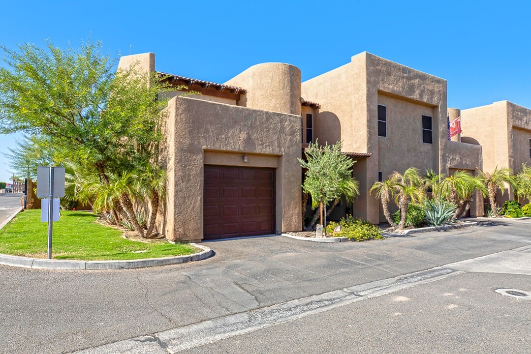 800 E Country Club Dr in Yuma, AZ - Building Photo