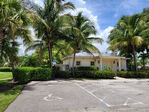 2543 Creekside Dr in Fort Pierce, FL - Building Photo - Building Photo