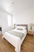 4513 N Clark St, Unit 507 in Chicago, IL - Building Photo - Building Photo