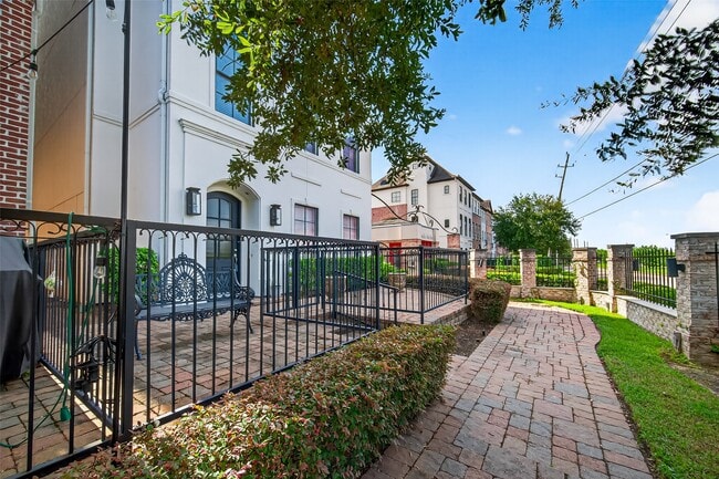 property at 9413 Fannin St