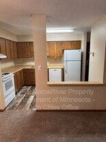 221 Grand Ave W in South St. Paul, MN - Building Photo