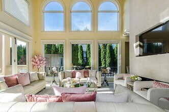 7367-149A 149a St in Surrey, BC - Building Photo - Building Photo