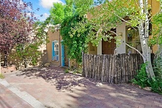 231 A W Manhattan Ave in Santa Fe, NM - Building Photo - Building Photo