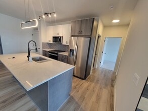 302 W Liberty Dr in Wheaton, IL - Building Photo - Building Photo