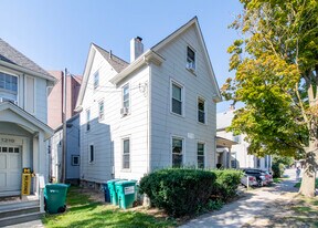 1206 Washtenaw Ct in Ann Arbor, MI - Building Photo