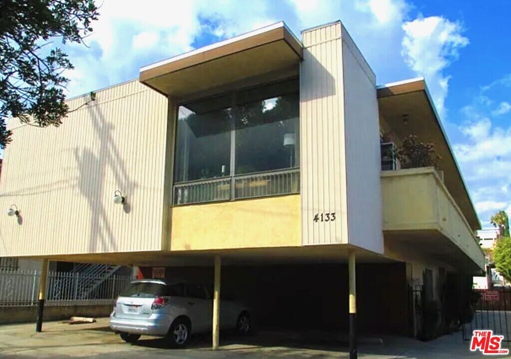 4133 Cumberland Ave in Los Angeles, CA - Building Photo