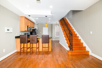 Ellington Apartments in Washington, DC - Foto de edificio - Interior Photo