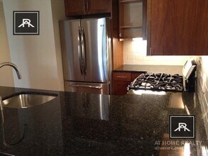 323 Hammond Pond Pkwy in Newton, MA - Building Photo - Building Photo
