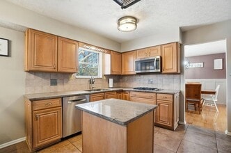 140 Greenglade Ave in Worthington, OH - Building Photo - Building Photo