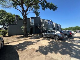 9696 Walnut St in Dallas, TX - Building Photo