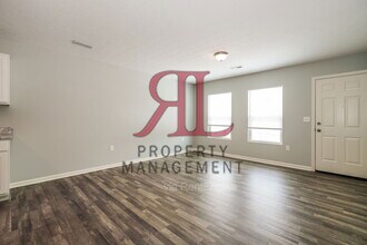 42 Waterman Ave in Commercial Point, OH - Foto de edificio - Building Photo