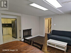 17 Linwood Ave in Toronto, ON - Building Photo - Building Photo