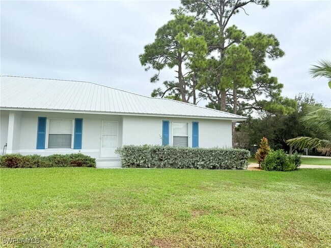 27595 Imperial River Rd in Bonita Springs, FL - Building Photo - Building Photo