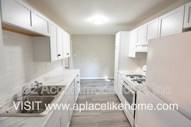 property at 1514 N Spring St